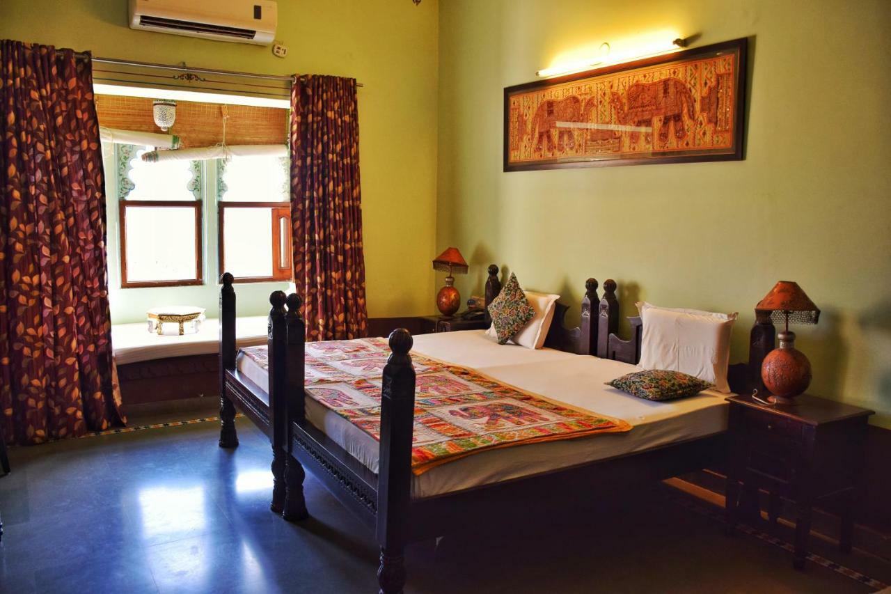 Hotel Kurabar Kothi Udajpur Zewnętrze zdjęcie