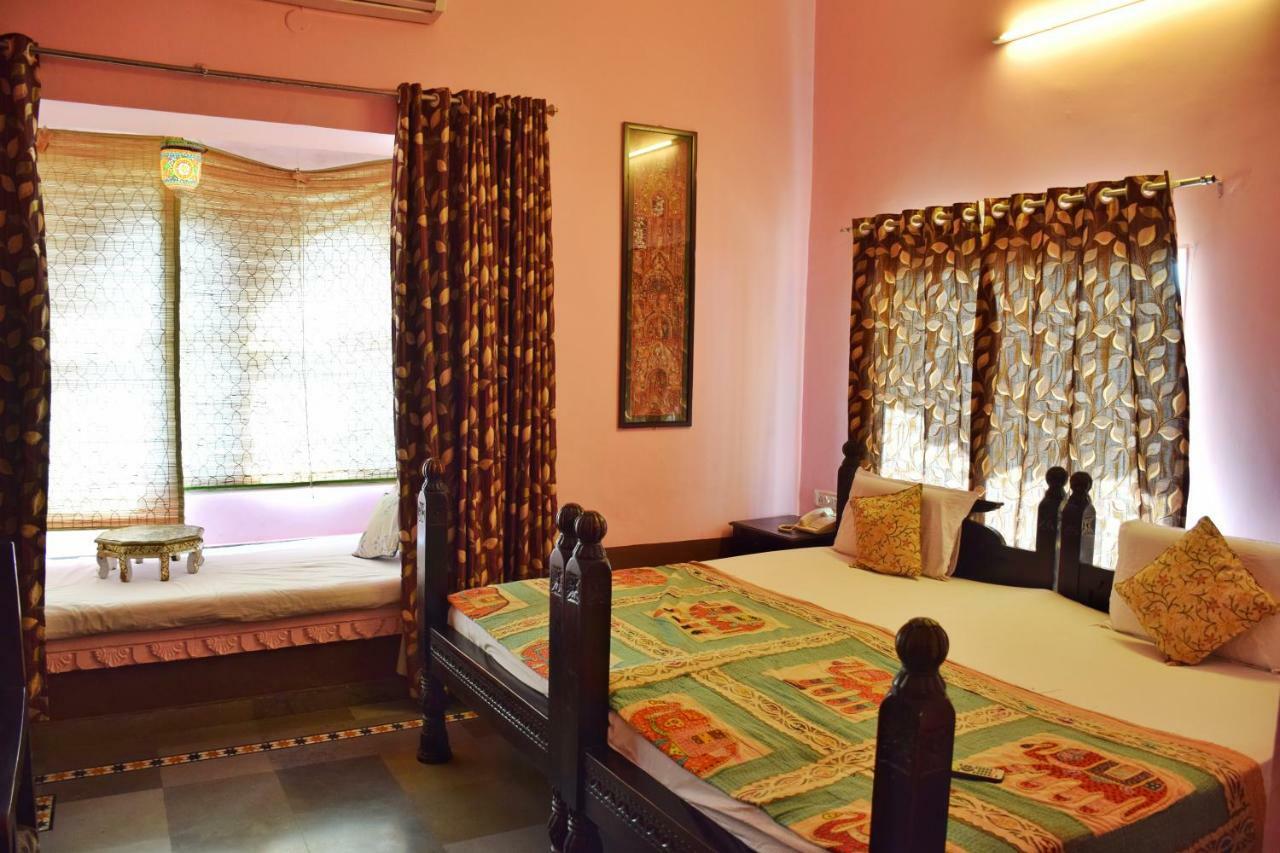 Hotel Kurabar Kothi Udajpur Zewnętrze zdjęcie